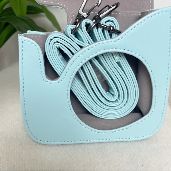 Fujifilm Instax Mini 9 Case & Strap Light Blue - Picture 5 of 7
